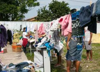 Cabide Solidário: Assistência social promove ação para doação de roupas