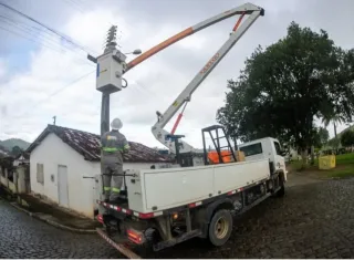 Prefeitura transforma realidade de Cachoeira do Mato com infraestrutura e iluminação moderna