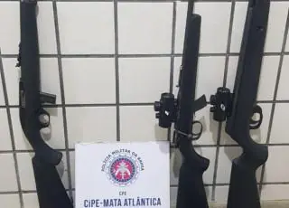 CAEMA apreende 03 fuzis e muita  munição próximo a Costa Dourada em Mucuri