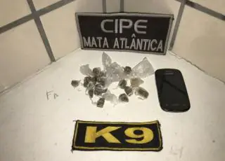 CAEMA apreende drogas no bairro Universitário e conduz dois suspeitos à delegacia