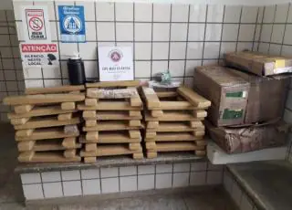 CAEMA prende dupla com mais de 100 kg de drogas no Centro de Teixeira