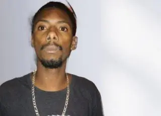 CAEMA prende em Prado, ex presidiário do Espírito Santo portando arma e drogas