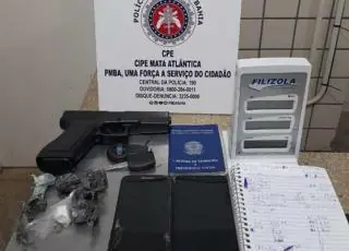 CAEMA recupera carro roubado, prende foragido da justiça e apreende drogas em Mucuri