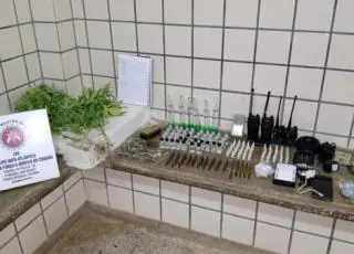 CAEMA prende traficante e aprende drogas e munições em Argolo