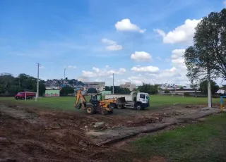 Calçadão, iluminação, nivelamento e reformas: Prefeitura de Itanhém faz melhorias no Estádio Teixeirão