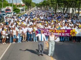 Caminhada da Paz mobiliza população em defesa das crianças e adolescentes em Teixeira de Freitas