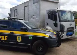 Caminhão Ford Cargo roubado no Espírito Santo é recuperado pela PRF em Itabuna
