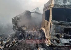 Caminhão pega fogo na BR-101 e carga de carne é totalmente destruída