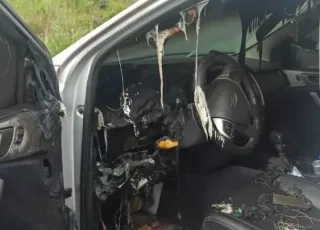 Caminhonete fica ‘derretida’ por dentro após ser atingida por raio em rodovia de Goiás; vídeo mostra estragos