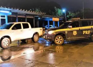 Caminhonete Hilux roubada em Salvador é recuperada pela PRF em Eunápolis