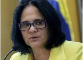 Cansada e ameaçada de morte, Damares diz que vai deixar governo