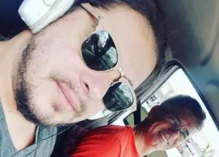 Cantor Jarley Abno sofre acidente de carro e passa por cirurgia