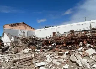 Capela desaba em Conceição do Coité, mas imagem de Cristo permanece intacta