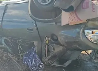 Capotamento na BA-290 deixa três feridos; motorista é transferido em estado grave para hospital de Teixeira de Freitas