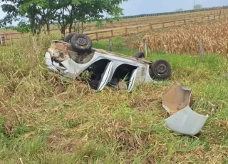 Capotamento na BA-290 deixa três pessoas feridas; ex-vereador de Itanhém estava ao volante