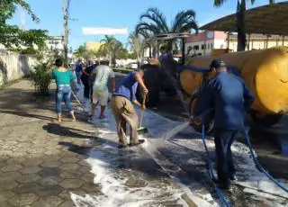 Caravelas está realizando serviços limpeza e reestruturação da drenagem em pontos alagados pelas fortes chuvas