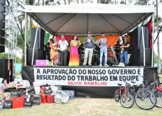 Caravelas paga décimo terceiro de todos os servidores