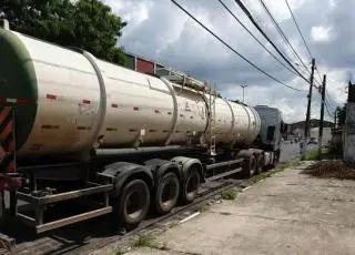 Carga com 15 mil litros de combustível é recuperada pela Decarga