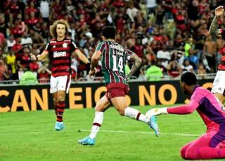 Carioca: Cano marca dois e Fluminense supera Flamengo no Maracanã