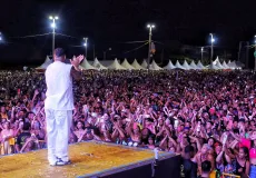 Carnaval 2024 de Mucuri: Banda Parangolé e Luan Piseiro do Barão são os grandes sucessos do terceiro dia de folia