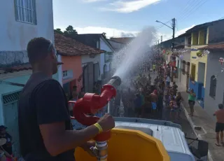 Carnaval de Caravelas chega ao quarto dia com sucesso de público e animação