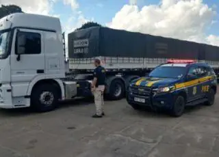 Carreta com quase 50 toneladas de gesso é retida pela PRF em Teixeira