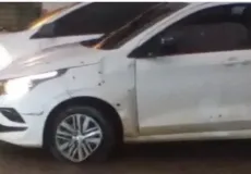 Carro de diretor de presídio é crivado de balas em Eunápolis; motorista foi baleado