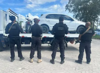 Carro usado por facção em homicídios e assaltos é apreendido em Porto Seguro