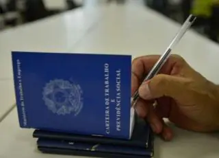Carteiras de trabalho poderão ser emitidas em agências dos Correios