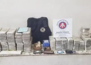 Casal de foragidos é flagrado com 100 kg de maconha