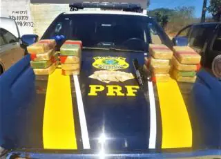 Casal de traficantes é preso pela PRF transportando pasta base de cocaína escondidos em painel de carro