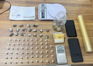 Casal é detido com cocaína, maconha e celulares em Santa Cruz Cabrália