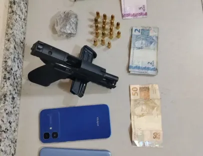 Casal é flagrado com pistola 9mm e maconha durante abordagem policial em Eunápolis