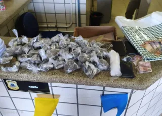 Casal é preso com farta quantidade de drogas no Marotinho em Itamaraju