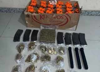Casal que saiu de Teixeira de Freitas levando  drogas e armamento pesado  é preso pela PM na BR-101, em Eunápolis