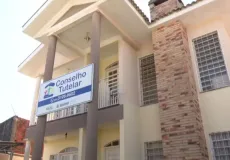 Caso chocante: Bebê é deixado como garantia de dívida de droga em boca de fumo