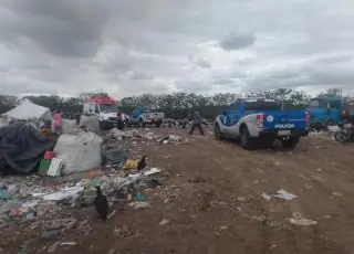 Catador de material reciclável morre atropelado por máquina no lixão de Teixeira