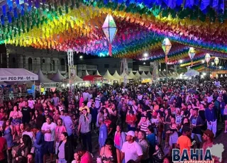 Caviar com Rapadura, Robério e Diego Peixoto atraem multidão na 2ª noite do Santo Antônio Casamenteiro de Posto da Mata