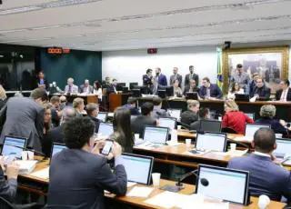 CCJ aprova parecer a favor da reforma da Previdência