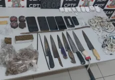 Celulares, drogas e facas são encontrados no Conjunto Penal de Teixeira de Freitas