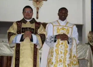 Centenas de fiéis participam da Ordenação Presbiteral e Diaconal na Catedral São Pedro