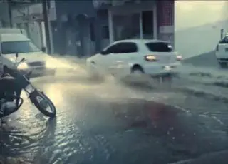 Chuva causa alagamentos e estragos em cidades do extremo sul da Bahia