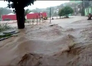 Chuva causa transtornos em Salvador a previsão ainda é de muita chuva em grande parte do Nordeste