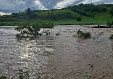    Chuvas persistentes deixam Medeiros Neto em estado de alerta total