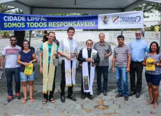 Cidade Limpa: Prefeitura de Teixeira de Freitas e Diocese realizam ação no Dia da Ecologia