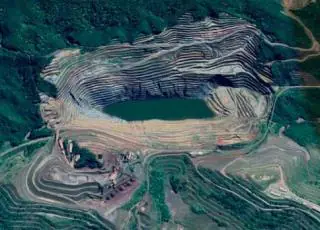 Cidade mineira vive tensão com risco de rompimento de barragem