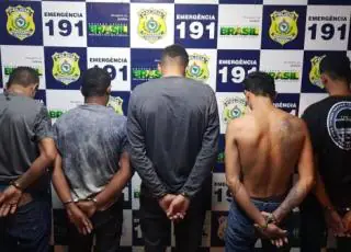 Cinco homens são presos pela PRF com armas e munições em Eunápolis