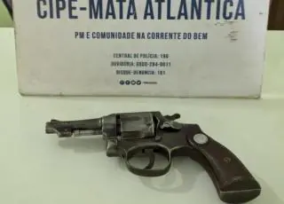 CIPE/Mata Atlântica troca tiro com bandidos e recupera veículo roubado em Itabatã