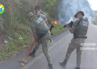 CIPPA/PS flagra homem incendiando vegetação às margens da BA-001, em Porto Seguro