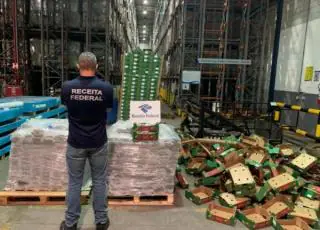 Cocaína avaliada em R$ 201 milhões é apreendida pela Receita no porto de Salvador